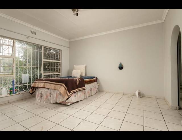 4 BEDROOM HOUSE FOR SALE IN MONDEOR
